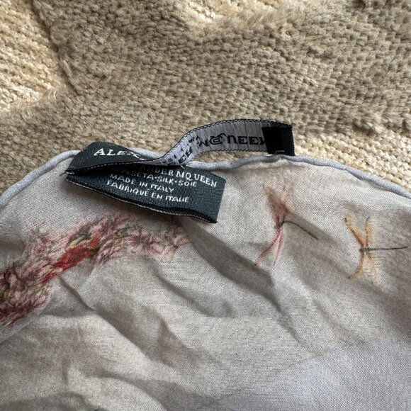 Alexander McQueen Grey Silk Skull Print Scarf - Picture 11 of 11